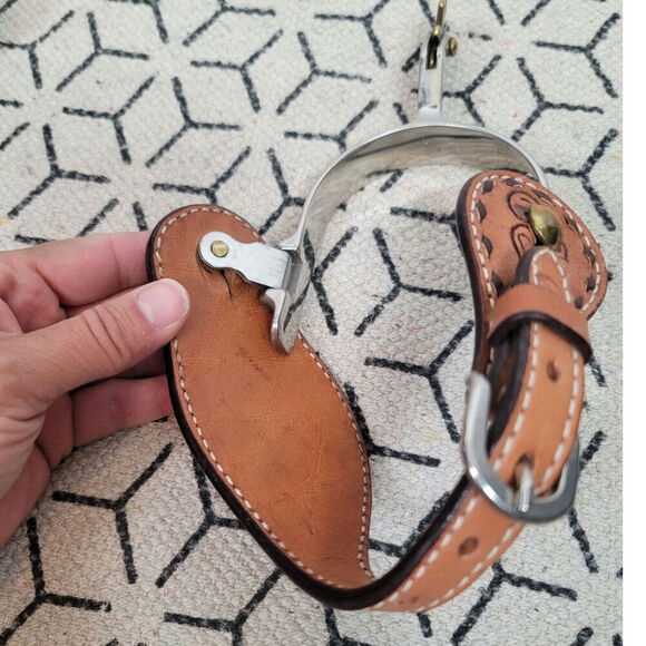 FLORAL & SILVER ADJUSTABLE BUCKLE COWBOY SPURS - Picture 10 of 16